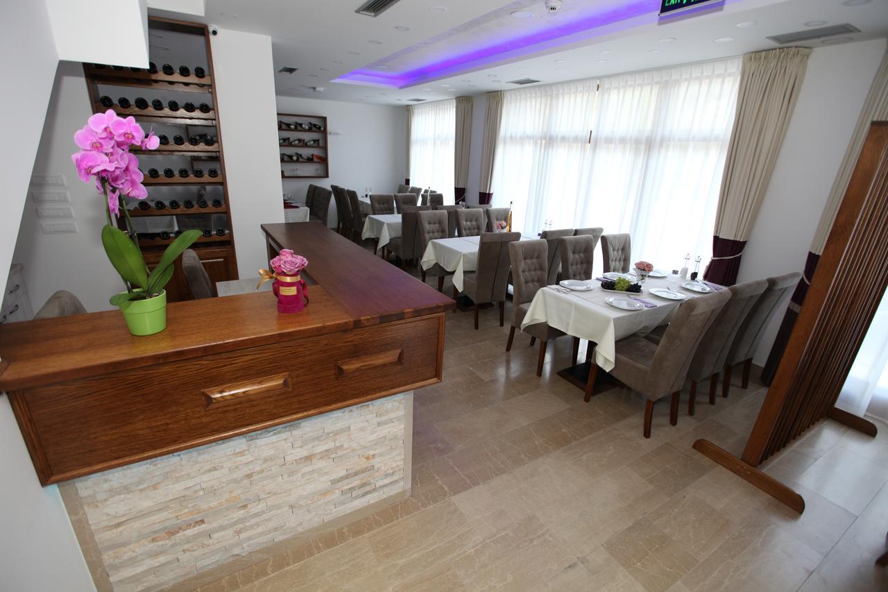 Apis Hotel Trebinje Ngoại thất bức ảnh