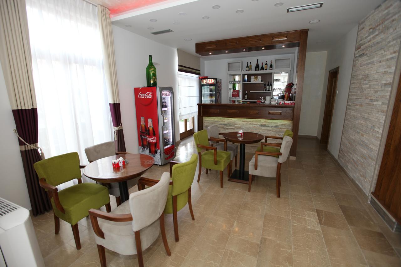 Apis Hotel Trebinje Ngoại thất bức ảnh