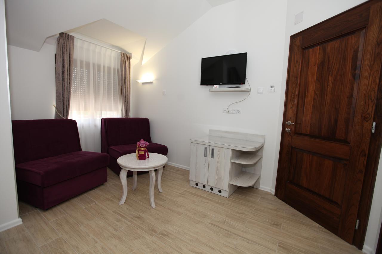 Apis Hotel Trebinje Ngoại thất bức ảnh